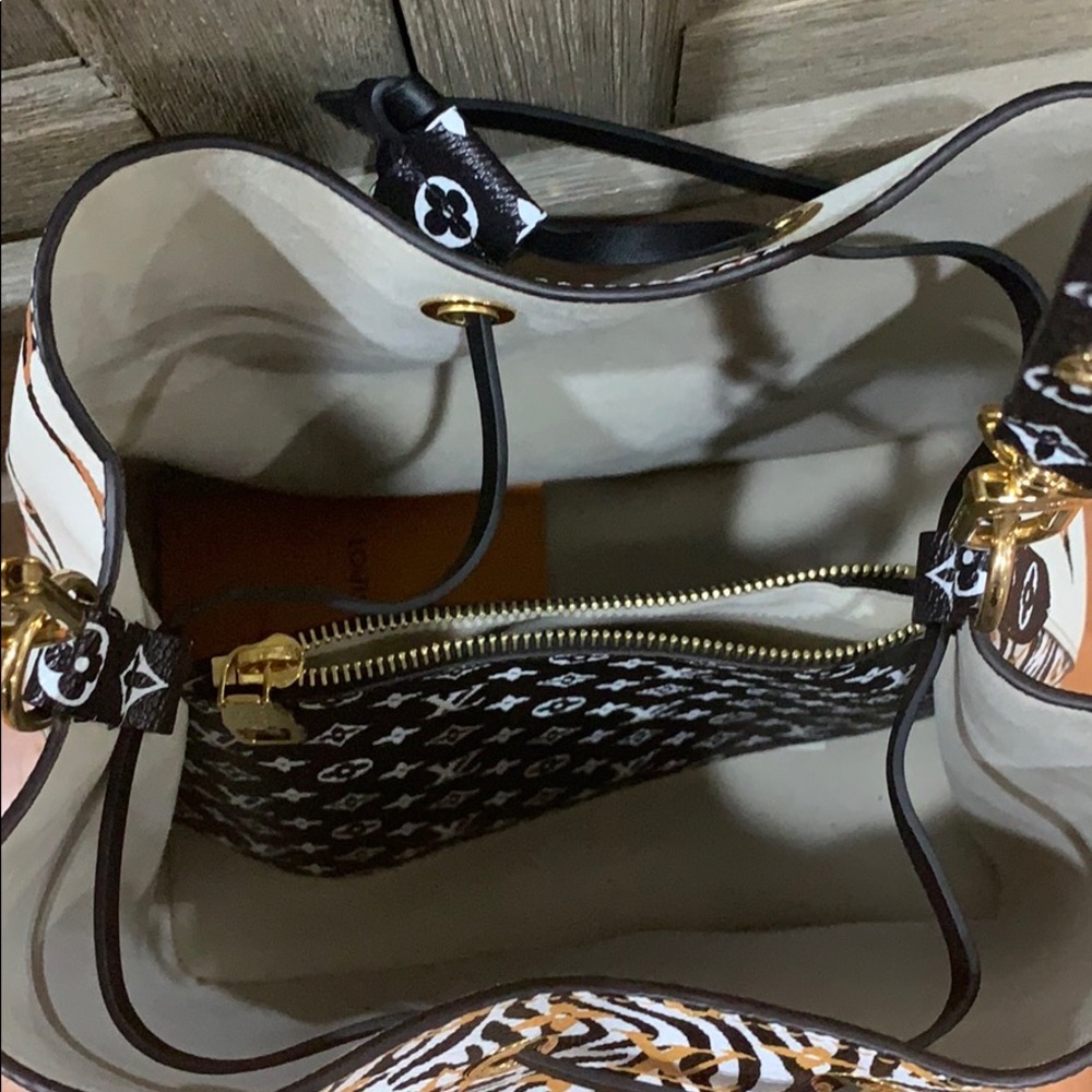 COPY - Louis Vuitton neo noe shoulder jungle while - Picture 4 of 5